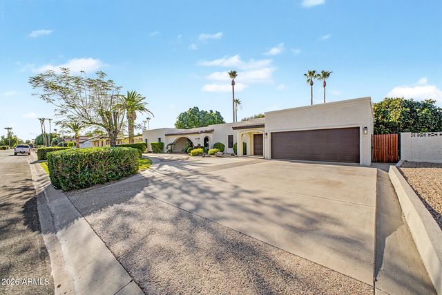 7644 W BLUEFIELD Avenue, Glendale, AZ 85308