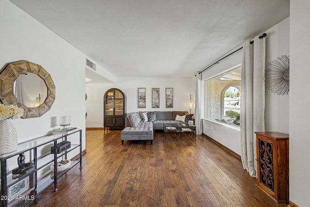 7644 W BLUEFIELD Avenue, Glendale, AZ 85308