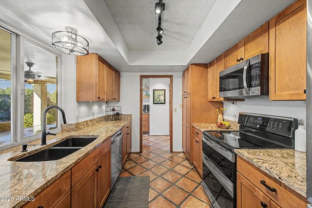 7644 W BLUEFIELD Avenue, Glendale, AZ 85308