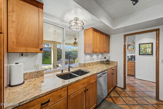 7644 W BLUEFIELD Avenue, Glendale, AZ 85308