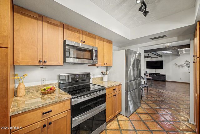 7644 W BLUEFIELD Avenue, Glendale, AZ 85308