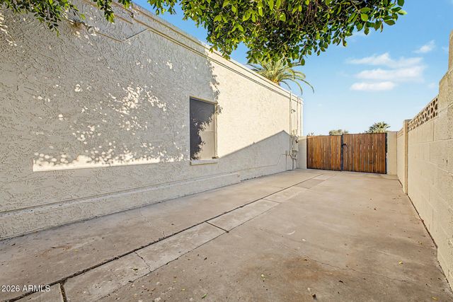 7644 W BLUEFIELD Avenue, Glendale, AZ 85308