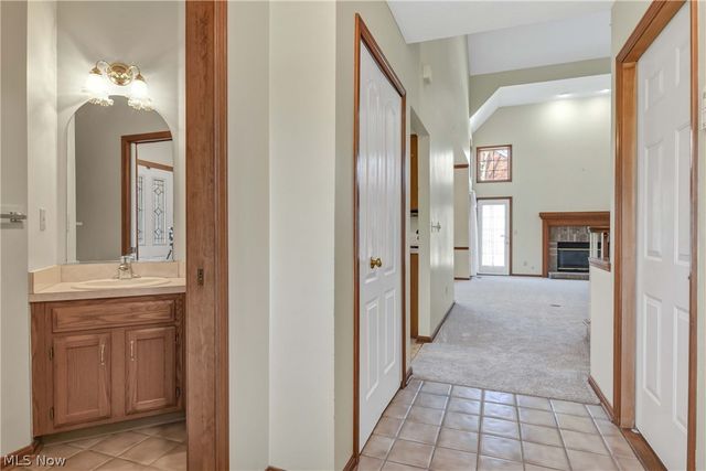 1 Aberdeen Court, Rocky River, OH 44116