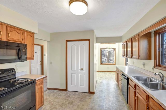 1 Aberdeen Court, Rocky River, OH 44116