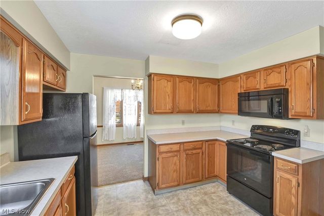 1 Aberdeen Court, Rocky River, OH 44116