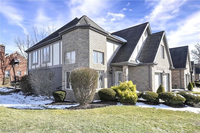 1 Aberdeen Court, Rocky River, OH 44116