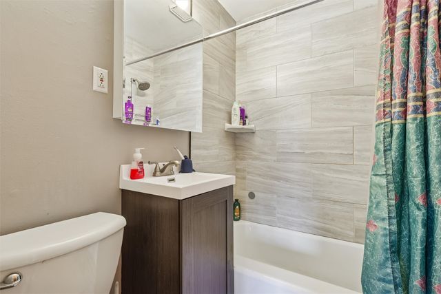 919 Watrous Avenue, Des Moines, IA 50315