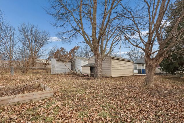 919 Watrous Avenue, Des Moines, IA 50315