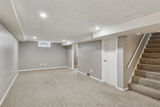 919 Watrous Avenue, Des Moines, IA 50315