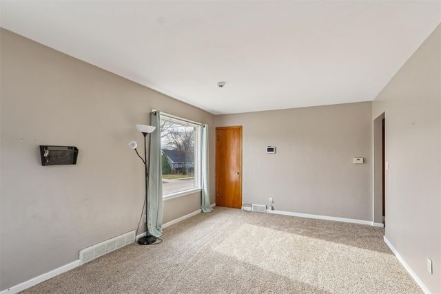 919 Watrous Avenue, Des Moines, IA 50315