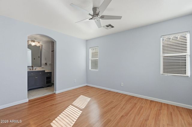 4678 E REDFIELD Road, Gilbert, AZ 85234