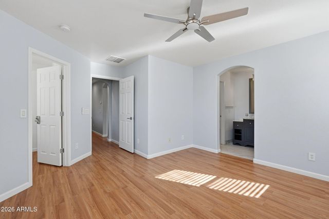 4678 E REDFIELD Road, Gilbert, AZ 85234