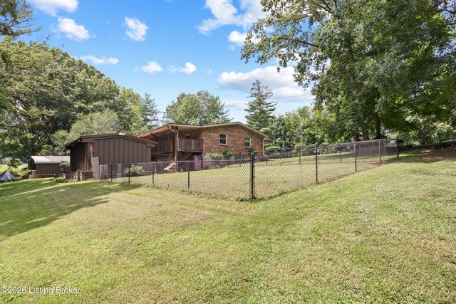1193 Castlerock Dr, Shepherdsville, KY 40165
