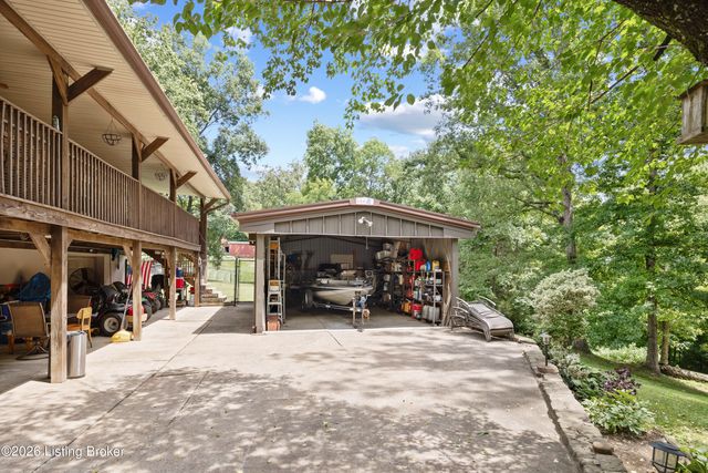 1193 Castlerock Dr, Shepherdsville, KY 40165
