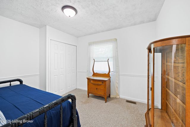1193 Castlerock Dr, Shepherdsville, KY 40165