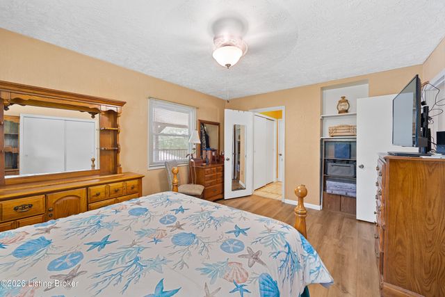 1193 Castlerock Dr, Shepherdsville, KY 40165