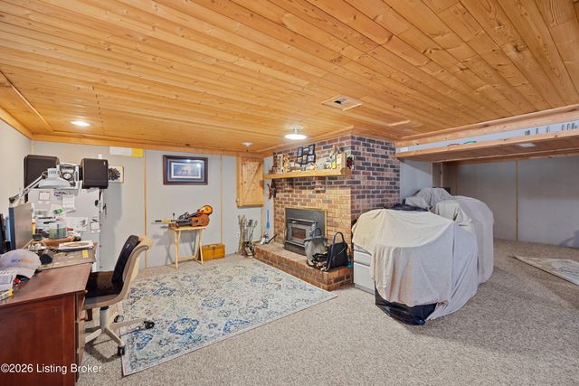 1193 Castlerock Dr, Shepherdsville, KY 40165