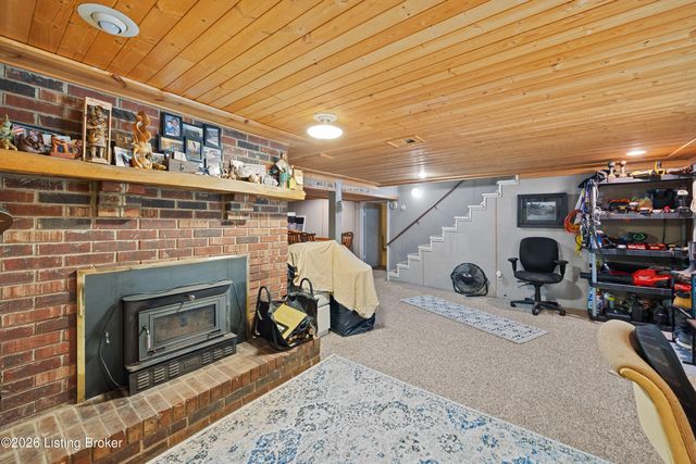 1193 Castlerock Dr, Shepherdsville, KY 40165