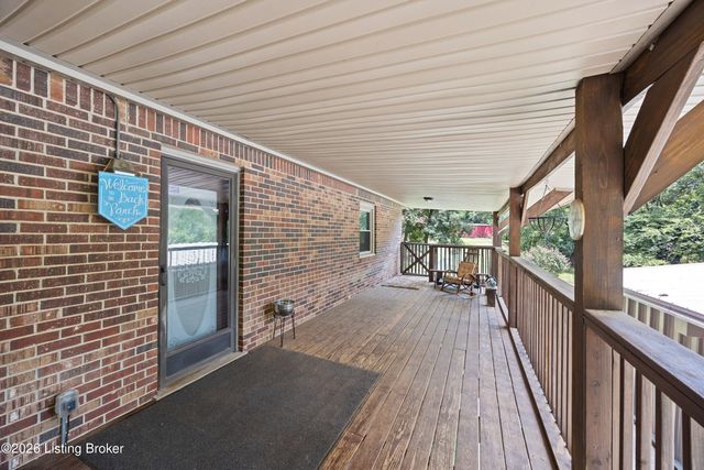 1193 Castlerock Dr, Shepherdsville, KY 40165