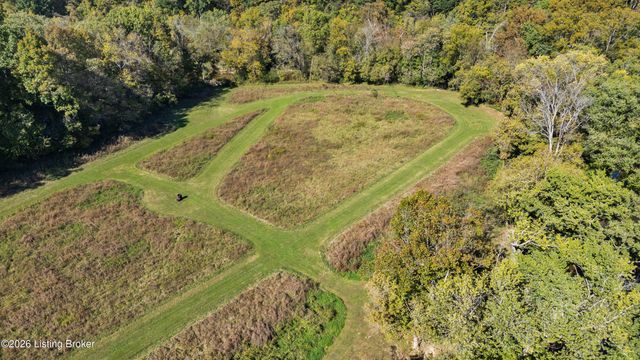 1193 Castlerock Dr, Shepherdsville, KY 40165