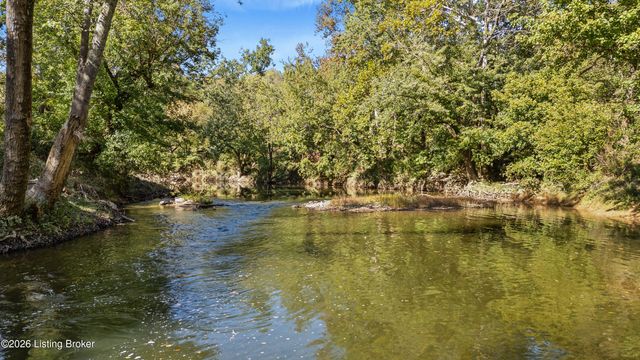 1193 Castlerock Dr, Shepherdsville, KY 40165