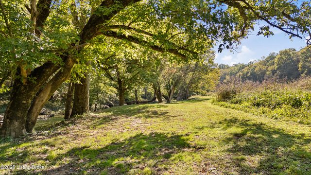 1193 Castlerock Dr, Shepherdsville, KY 40165