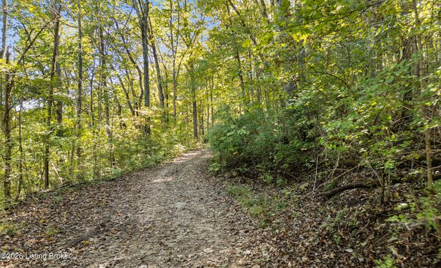 1193 Castlerock Dr, Shepherdsville, KY 40165