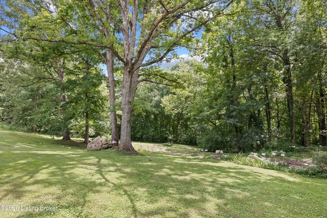 1193 Castlerock Dr, Shepherdsville, KY 40165