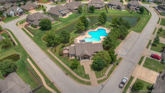 13227 S 68th Avenue E, Bixby, OK 74008