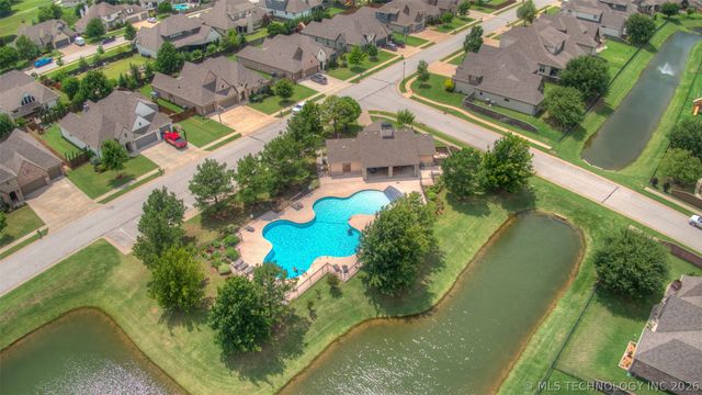 13227 S 68th Avenue E, Bixby, OK 74008