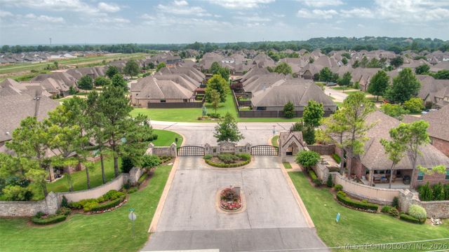 13227 S 68th Avenue E, Bixby, OK 74008