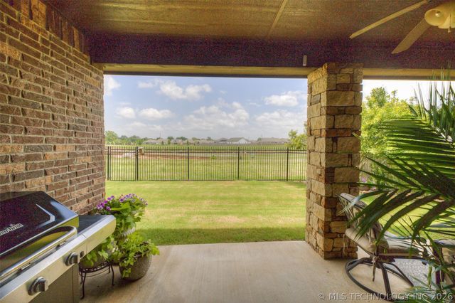13227 S 68th Avenue E, Bixby, OK 74008