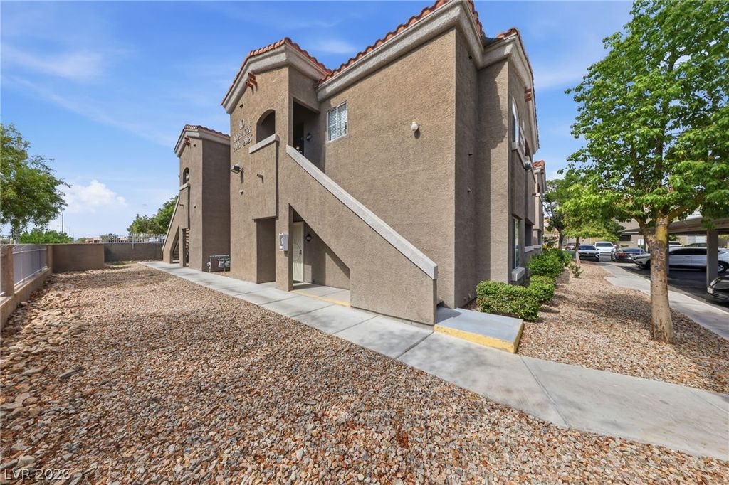5525 West Flamingo Road 1023, Las Vegas, NV 89103