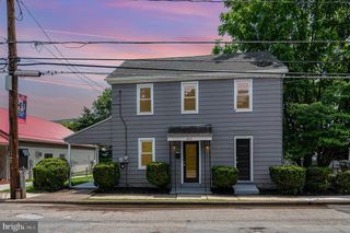 422 N HIGH ST, Duncannon, PA 17020