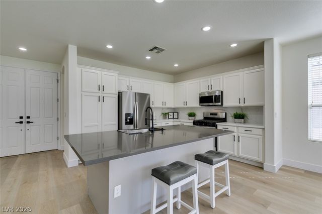 4379 Bella Cascada Street, Las Vegas, NV 89135