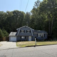 95 Morris Ave, West Milford Twp., NJ 07480