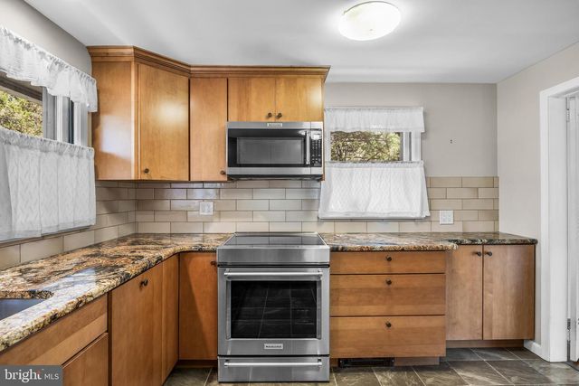 52 WESTBROOK DR, Moorestown, NJ 08057