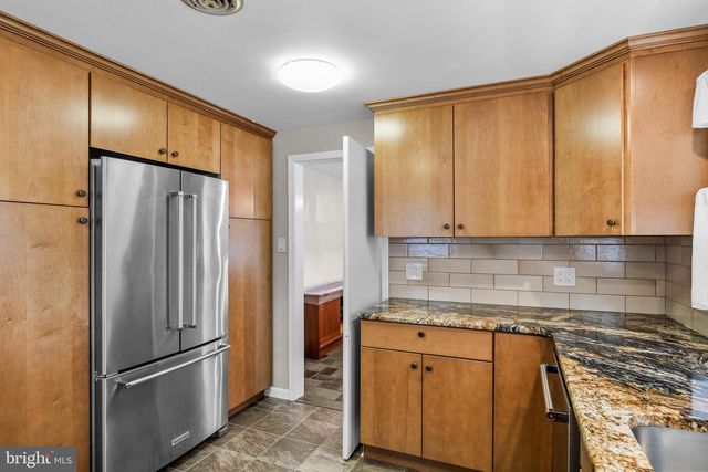 52 WESTBROOK DR, Moorestown, NJ 08057