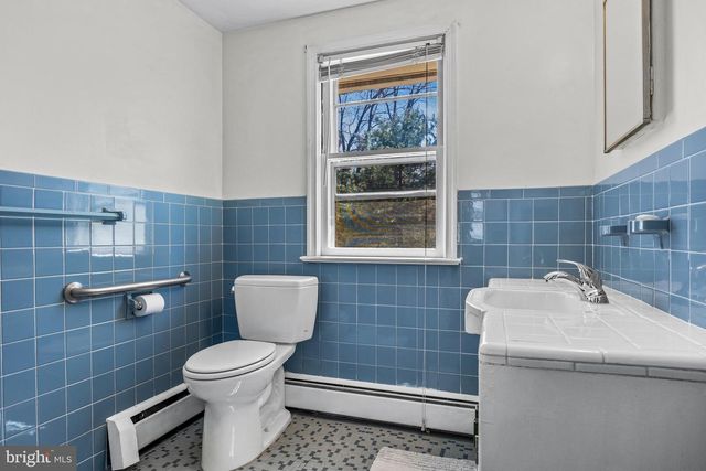 52 WESTBROOK DR, Moorestown, NJ 08057