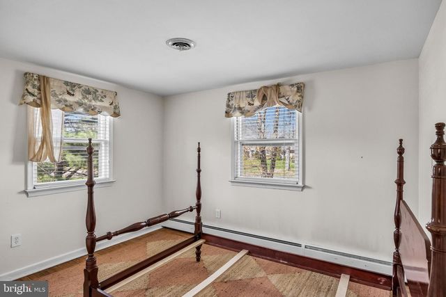 52 WESTBROOK DR, Moorestown, NJ 08057