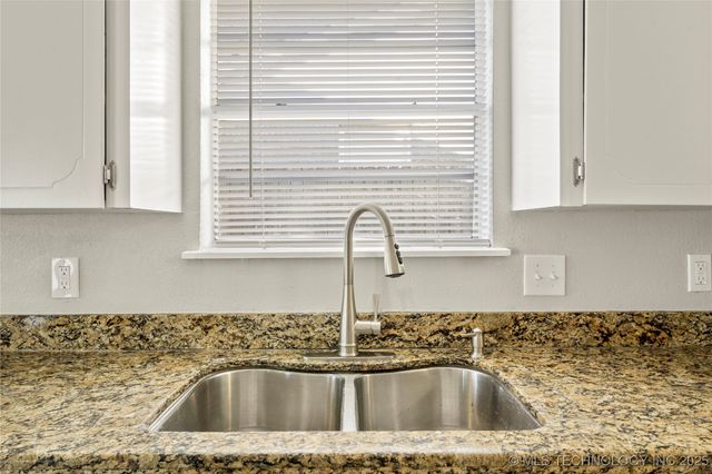 2764 S 117TH East Avenue, Tulsa, OK 74129