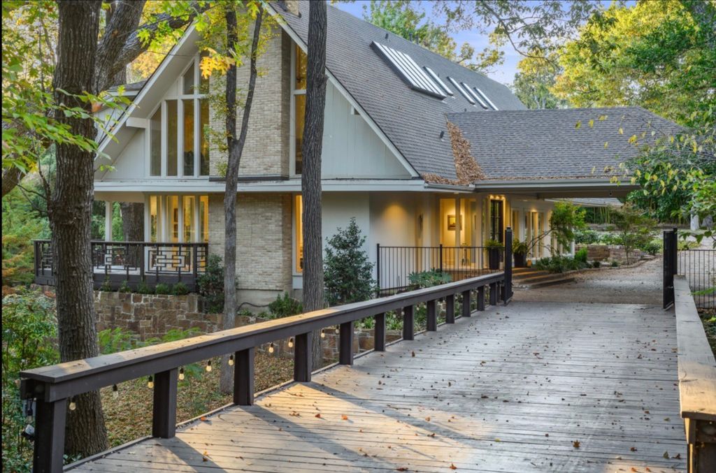 11545 Hillcrest Road, Dallas, TX 75230