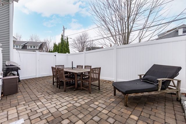 135 Sumner St 1, Quincy, MA 02169