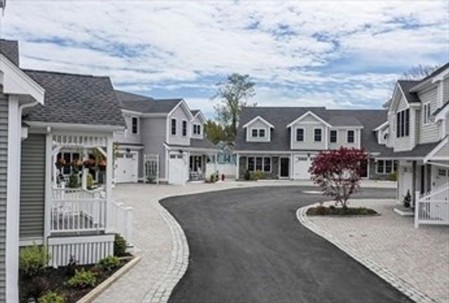 135 Sumner St 1, Quincy, MA 02169