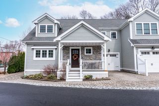 135 Sumner St 1, Quincy, MA 02169