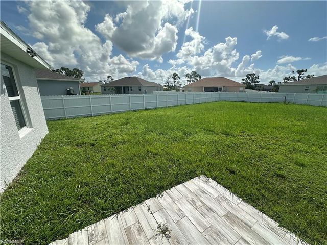 1518 NE 43rd LN, Cape Coral, FL 33909