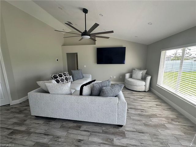 1518 NE 43rd LN, Cape Coral, FL 33909