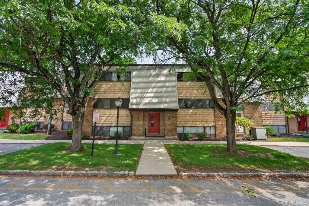 20 Pierces Road 30, Newburgh, NY 12550