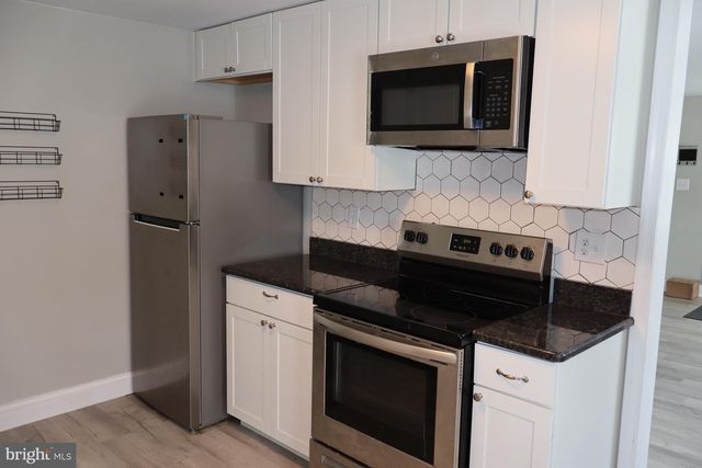 306 ELWOOD PL, New Castle, DE 19720