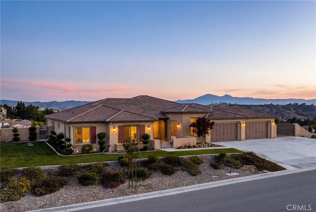 16105 Gallery Heights Drive, Riverside, CA 92504